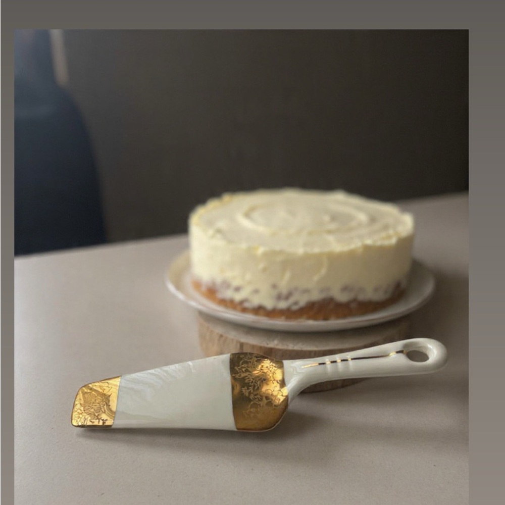 Vintage Cake Pie Server Ceramic Floral Gold Embellishing